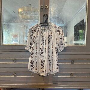 GO bygosilk  short sleeve printed floral. XS